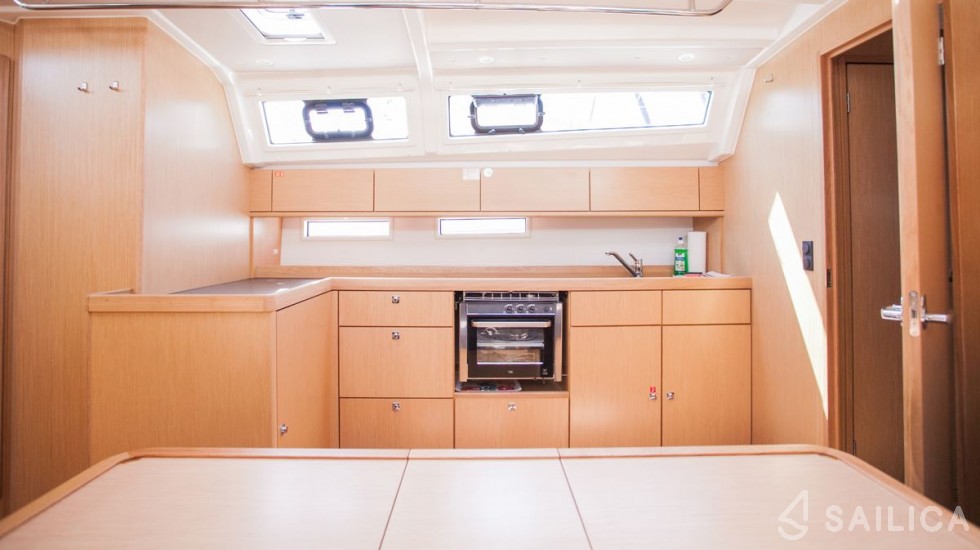 Bavaria 46 Cruiser - Yacht Charter Sailica