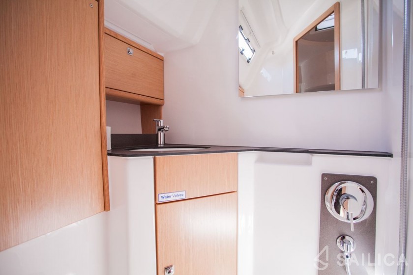 Bavaria 46 Cruiser - Yacht Charter Sailica