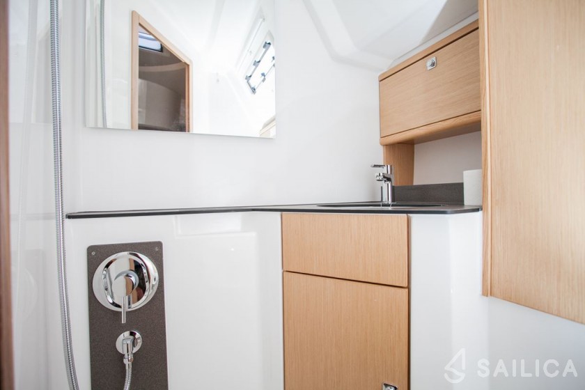 Bavaria 46 Cruiser - Yacht Charter Sailica