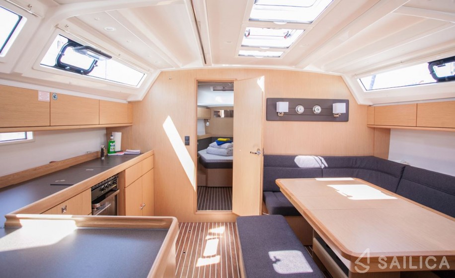 Bavaria 46 Cruiser - Yacht Charter Sailica