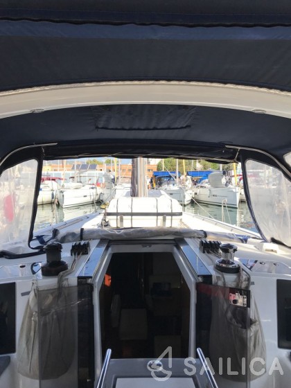 Oceanis 45 - Yacht Charter Sailica
