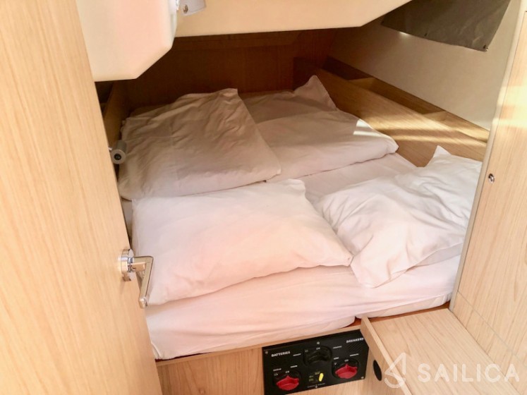 Oceanis 41.1 - Yacht Charter Sailica