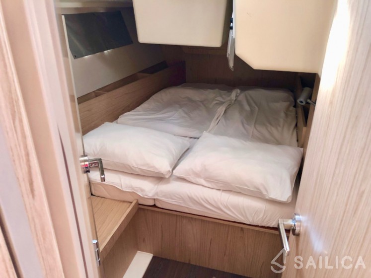 Oceanis 41.1 - Yacht Charter Sailica