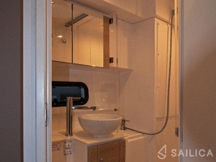 Bali 4.5 - Yacht Charter Sailica
