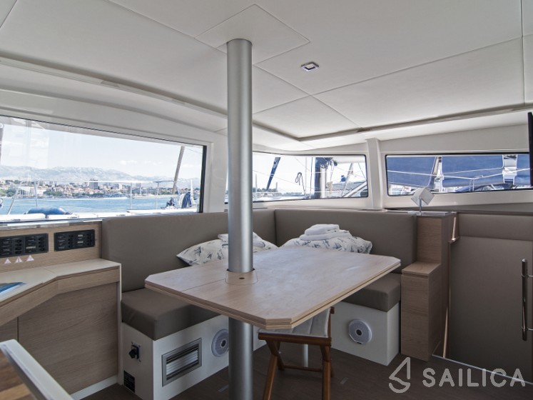 Bali 4.5 - Yacht Charter Sailica