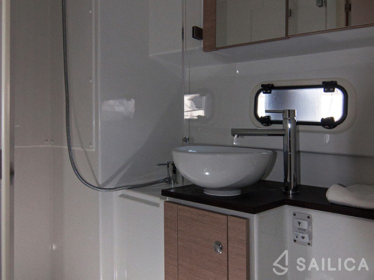 Bali 4.5 - Yacht Charter Sailica