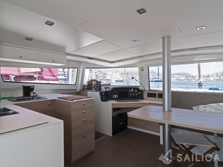 Bali 4.5 - Yacht Charter Sailica
