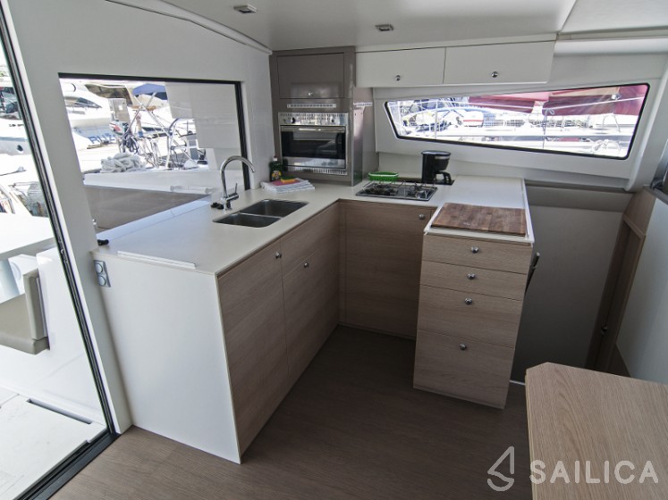 Bali 4.5 - Yacht Charter Sailica