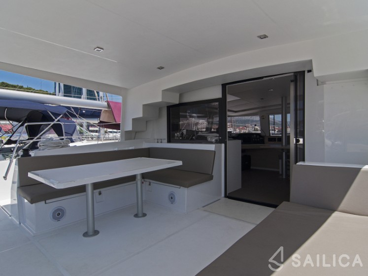 Bali 4.5 - Yacht Charter Sailica