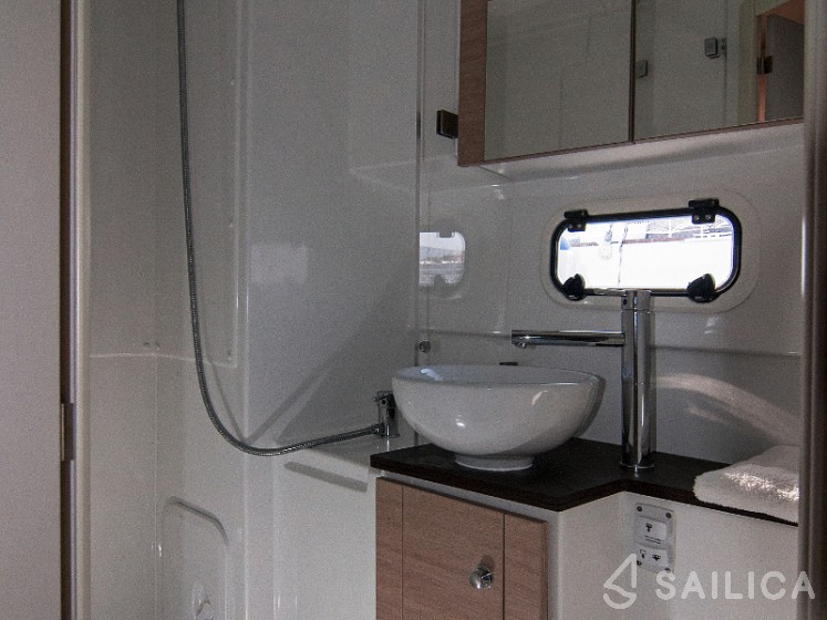 Bali 4.5 - Yacht Charter Sailica