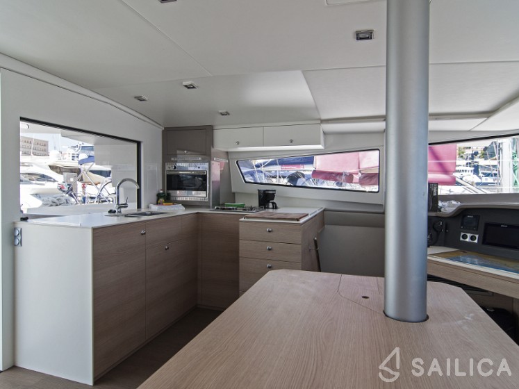 Bali 4.5 - Yacht Charter Sailica