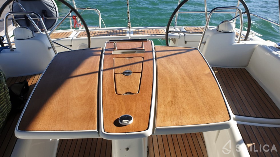 Oceanis 46 - Yacht Charter Sailica