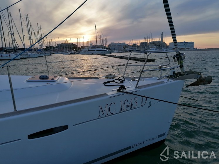 Oceanis 46 - Yacht Charter Sailica