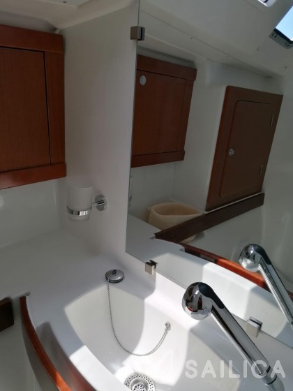 Oceanis 46 - Yacht Charter Sailica