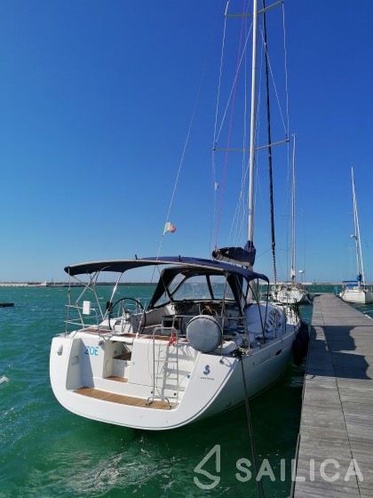 Oceanis 46 - Yacht Charter Sailica