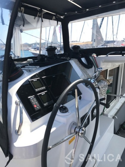 Lagoon 400 S2 - Yacht Charter Sailica