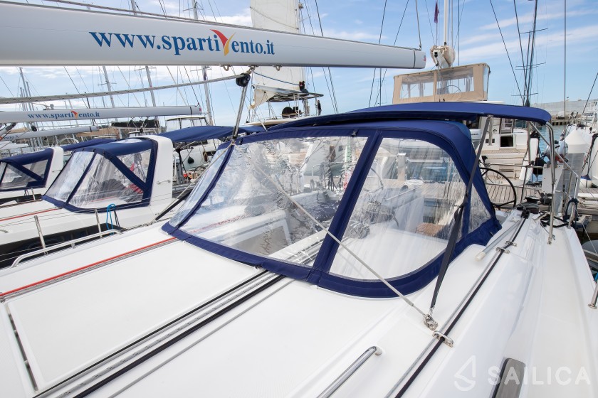 Oceanis 40.1 - Yacht Charter Sailica