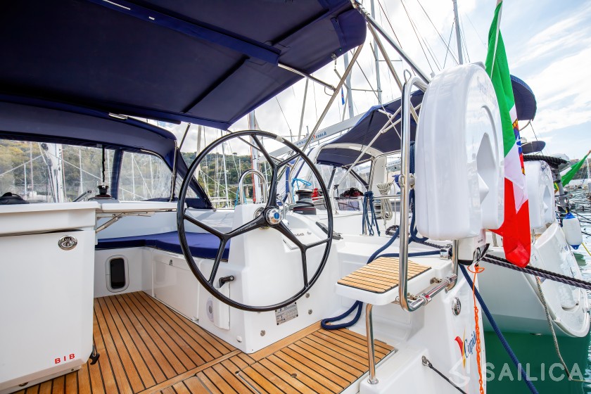 Oceanis 40.1 - Yacht Charter Sailica