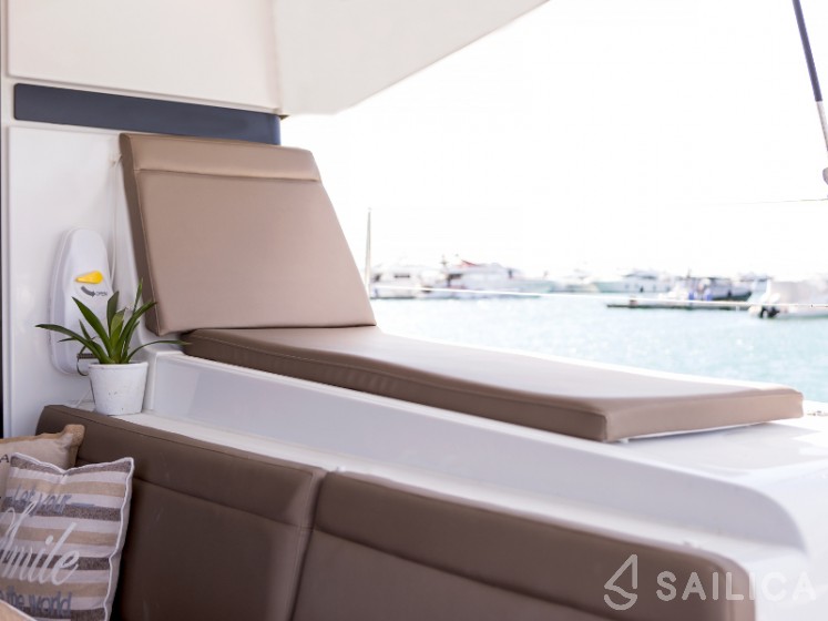Lagoon 42 - Yacht Charter Sailica