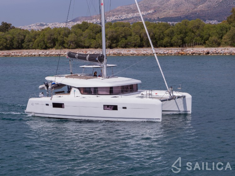 Lagoon 42 - Yacht Charter Sailica
