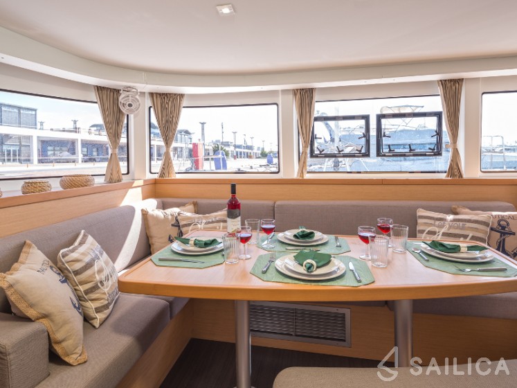 Lagoon 42 - Yacht Charter Sailica