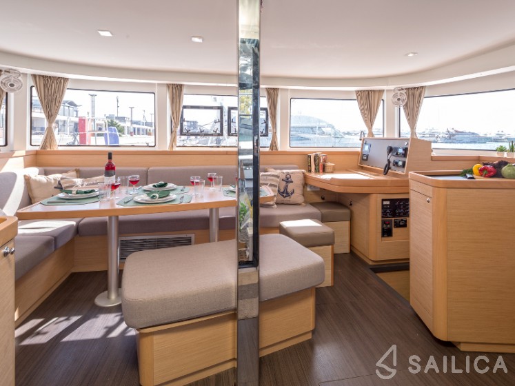 Lagoon 42 - Yacht Charter Sailica