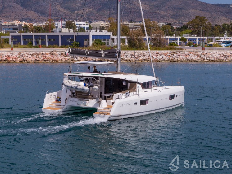 Lagoon 42 - Yacht Charter Sailica