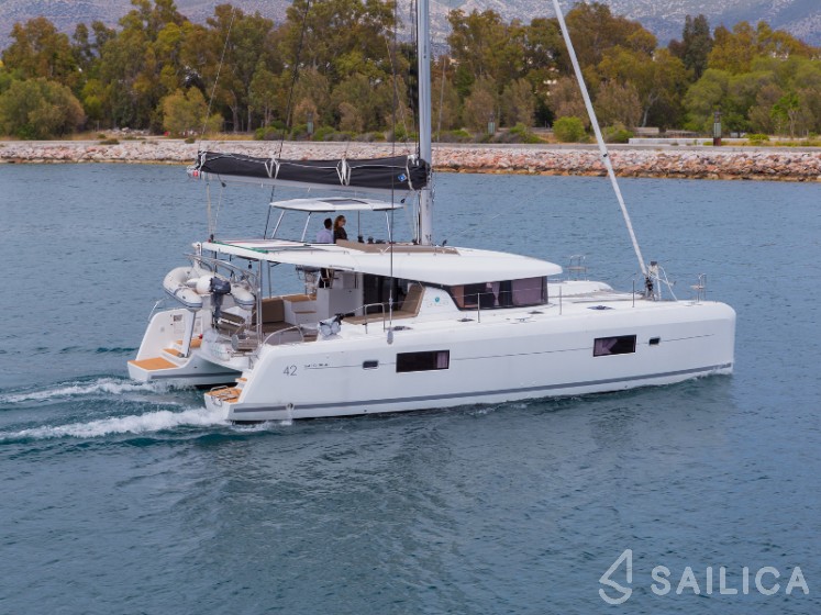 Lagoon 42 - Yacht Charter Sailica