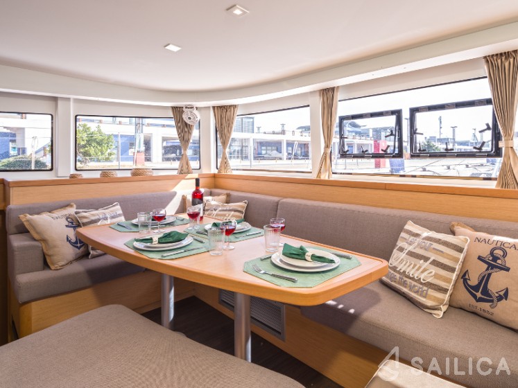 Lagoon 42 - Yacht Charter Sailica