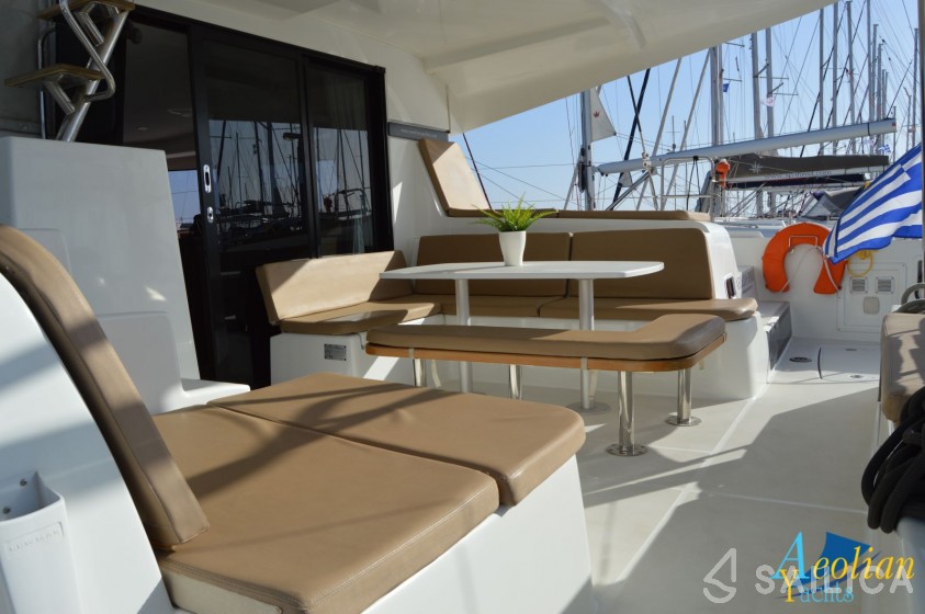 Lagoon 42 - Yacht Charter Sailica