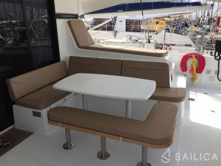Lagoon 42 - Yacht Charter Sailica