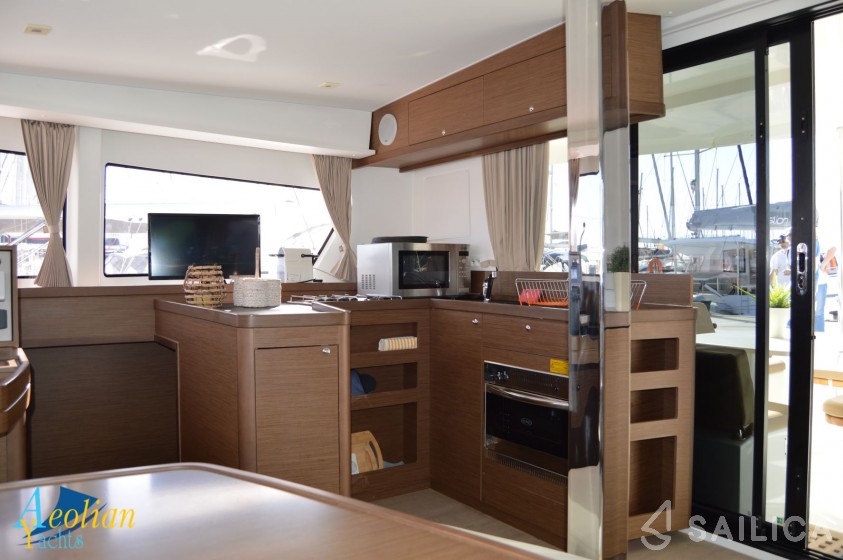 Lagoon 42 - Yacht Charter Sailica