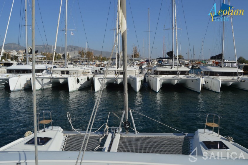 Lagoon 42 - Yacht Charter Sailica