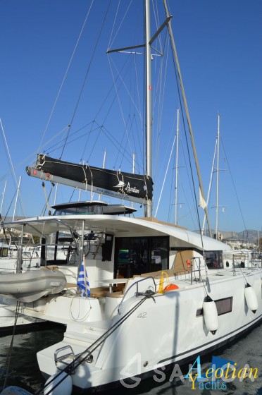 Lagoon 42 - Yacht Charter Sailica
