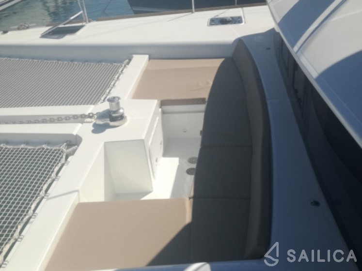 Lagoon 450  Flybridge - Yacht Charter Sailica