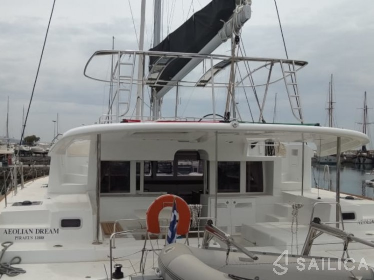 Lagoon 450  Flybridge - Yacht Charter Sailica