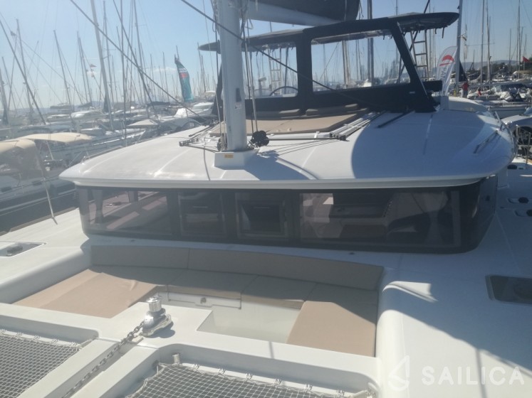 Lagoon 450  Flybridge - Yacht Charter Sailica