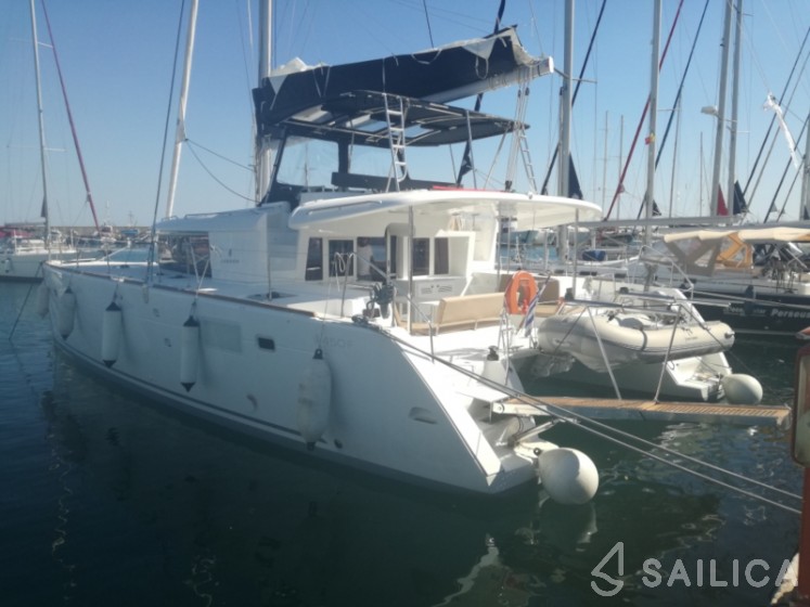 Lagoon 450  Flybridge - Yacht Charter Sailica