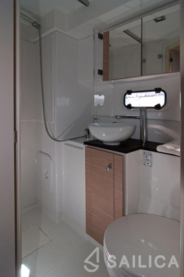 Bali 4.5 - 4 + 2 cab. - Yacht Charter Sailica