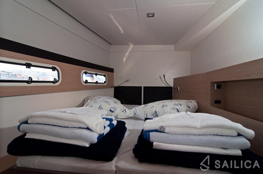 Bali 4.5 - 4 + 2 cab. - Yacht Charter Sailica