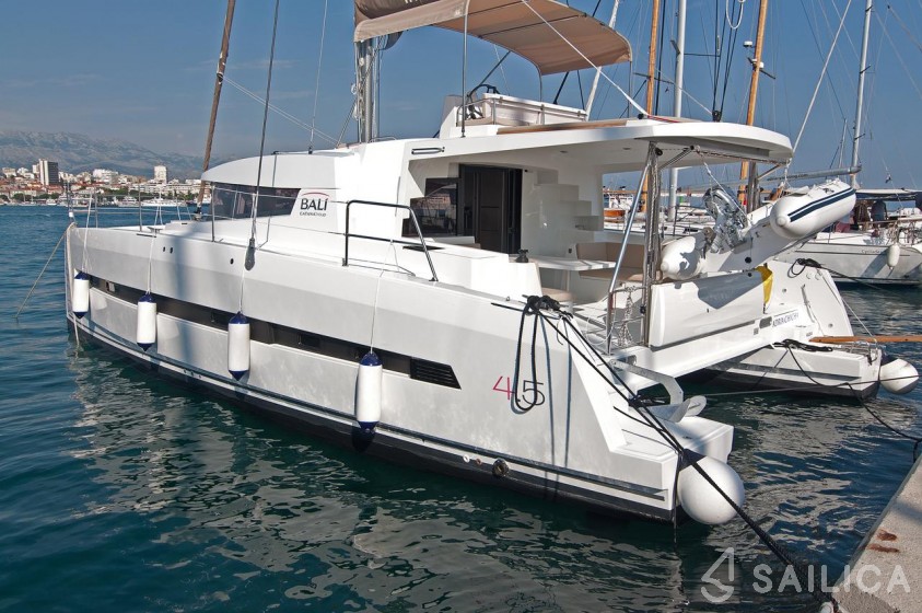 Bali 4.5 - 4 + 2 cab. - Yacht Charter Sailica
