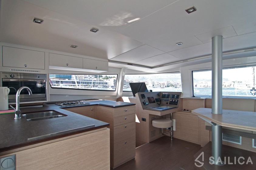 Bali 4.5 - 4 + 2 cab. - Yacht Charter Sailica