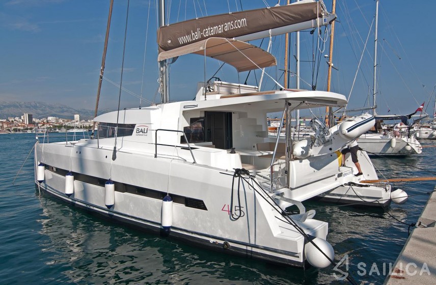 Bali 4.5 - 4 + 2 cab. - Yacht Charter Sailica