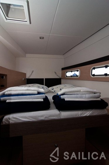 Bali 4.5 - 4 + 2 cab. - Yacht Charter Sailica