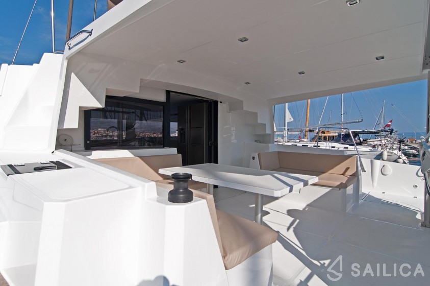 Bali 4.5 - 4 + 2 cab. - Yacht Charter Sailica