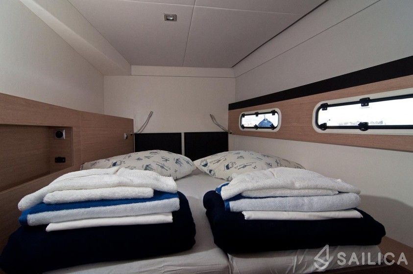 Bali 4.5 - 4 + 2 cab. - Yacht Charter Sailica
