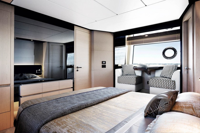 Azimut 72 - Yacht Charter Sailica