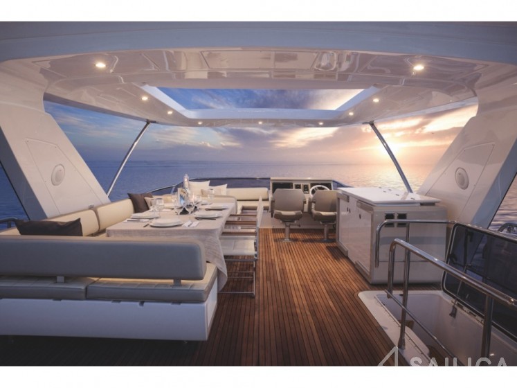 Azimut 72 - Yacht Charter Sailica