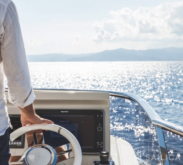 Azimut 72 - Yacht Charter Sailica