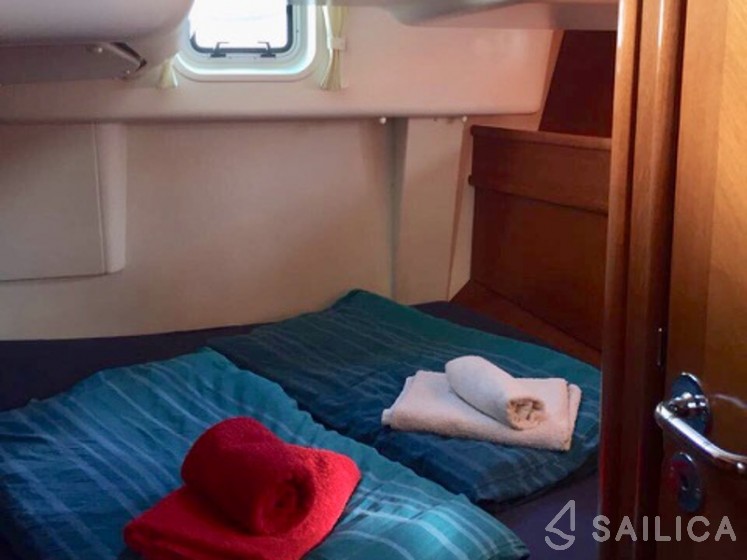 Sun Odyssey 54DS - Yacht Charter Sailica
